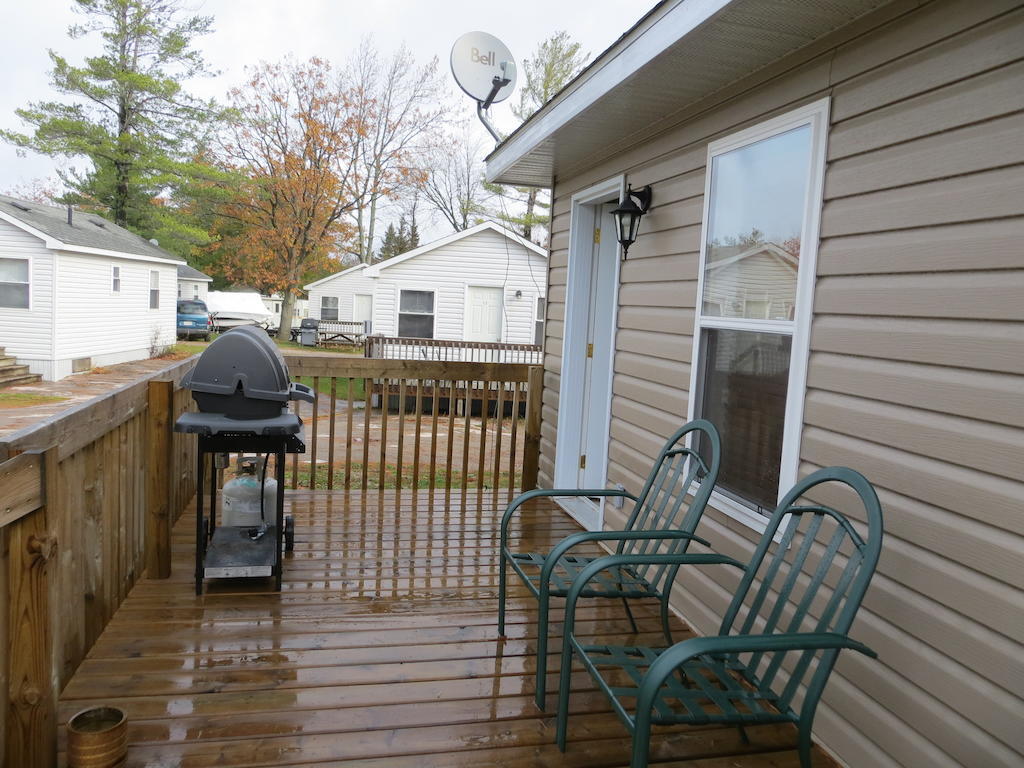 Halls Cottages Honey Harbor 部屋 写真
