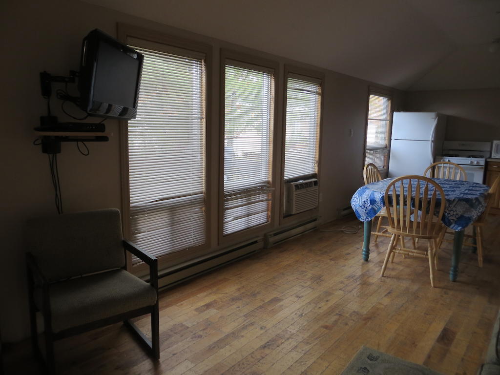 Halls Cottages Honey Harbor 部屋 写真