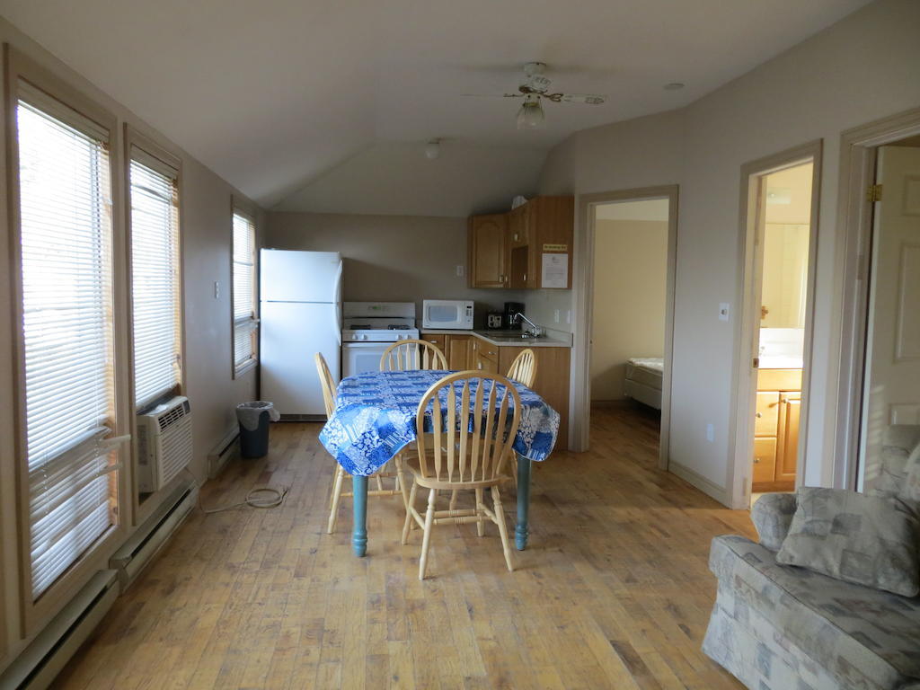 Halls Cottages Honey Harbor 部屋 写真