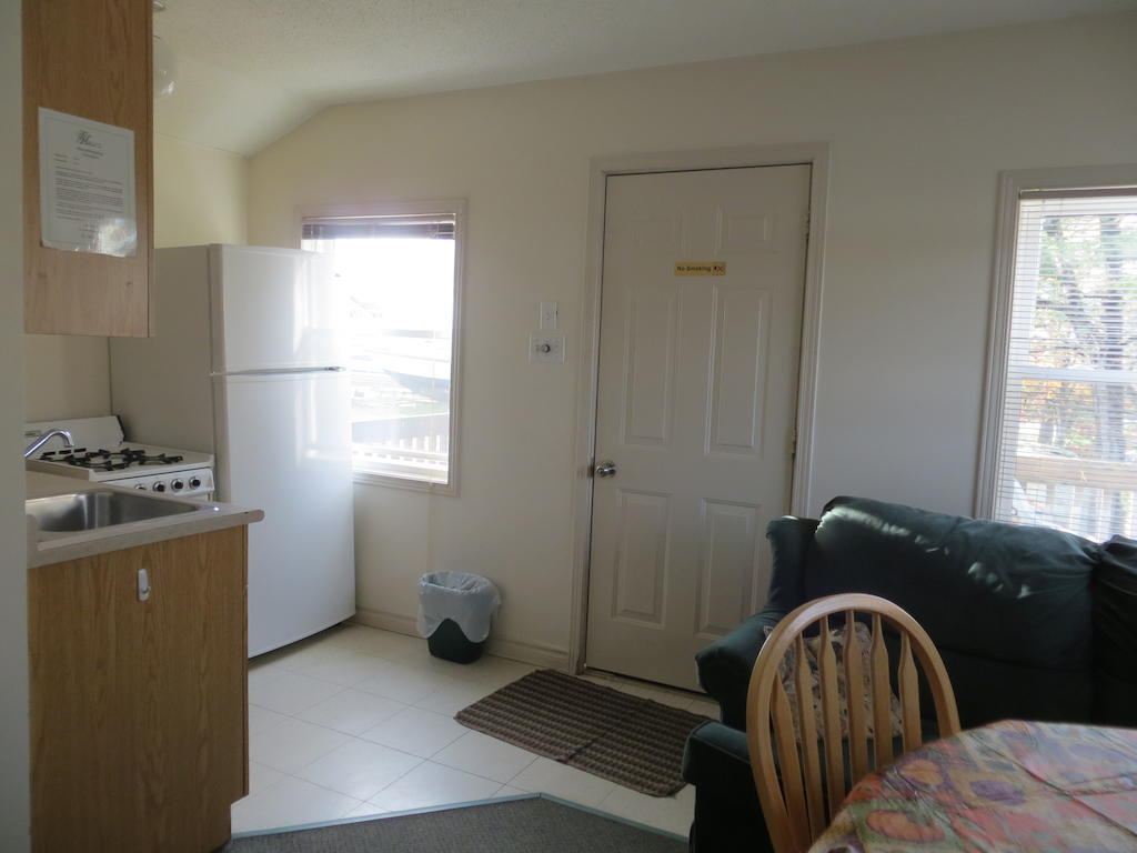 Halls Cottages Honey Harbor 部屋 写真