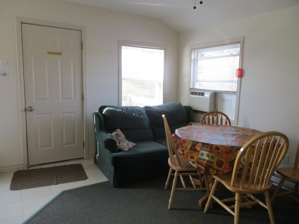 Halls Cottages Honey Harbor 部屋 写真