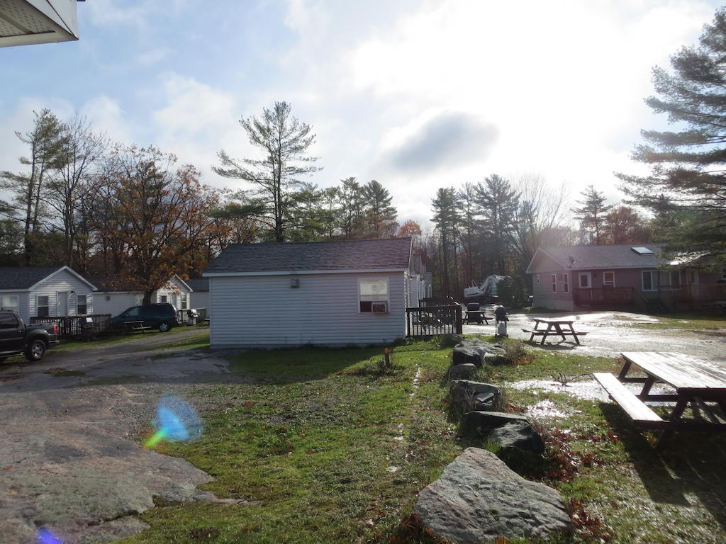 Halls Cottages Honey Harbor 部屋 写真